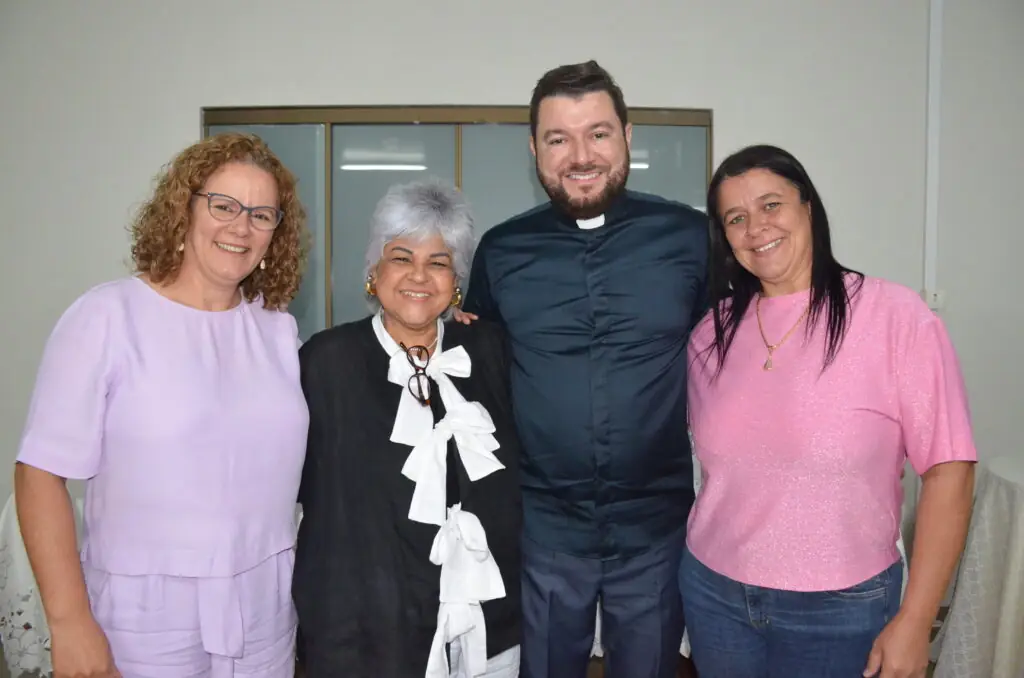 Missa em Ação de Graças e homenagens marcam os 16 anos de sacerdócio do Pe. Marcos Roberto Missa em Ação de Graças e homenagens marcam os 16 anos de sacerdócio do Pe. Marcos Roberto