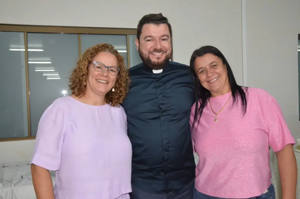 Missa em Ação de Graças e homenagens marcam os 16 anos de sacerdócio do Pe. Marcos Roberto Missa em Ação de Graças e homenagens marcam os 16 anos de sacerdócio do Pe. Marcos Roberto