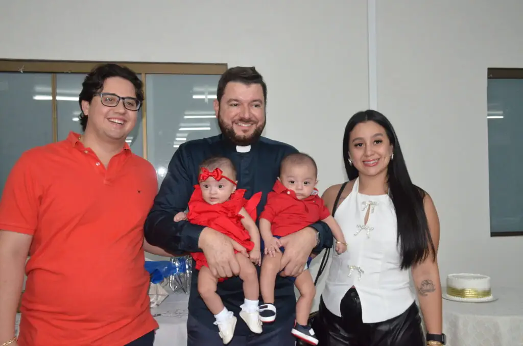 Missa em Ação de Graças e homenagens marcam os 16 anos de sacerdócio do Pe. Marcos Roberto Missa em Ação de Graças e homenagens marcam os 16 anos de sacerdócio do Pe. Marcos Roberto