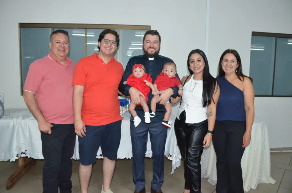 Missa em Ação de Graças e homenagens marcam os 16 anos de sacerdócio do Pe. Marcos Roberto Missa em Ação de Graças e homenagens marcam os 16 anos de sacerdócio do Pe. Marcos Roberto