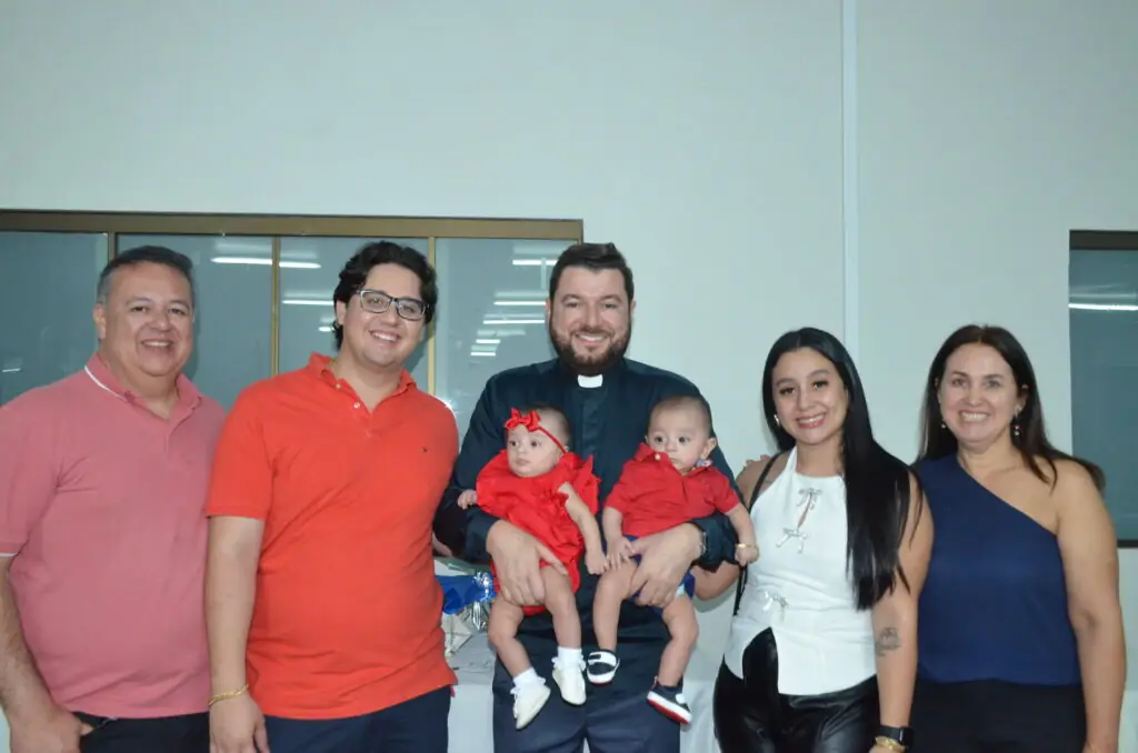 Missa em Ação de Graças e homenagens marcam os 16 anos de sacerdócio do Pe. Marcos Roberto Missa em Ação de Graças e homenagens marcam os 16 anos de sacerdócio do Pe. Marcos Roberto