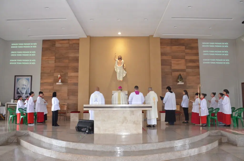 Dom Henrique preside Solenidade de Dedicação do Novo Altar do Santuário Pe. Pio