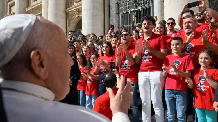 Audiência Geral: Papa conhece projeto de coroinhas para ajudar crianças em Gaza Audiência Geral: Papa conhece projeto de coroinhas para ajudar crianças em Gaza