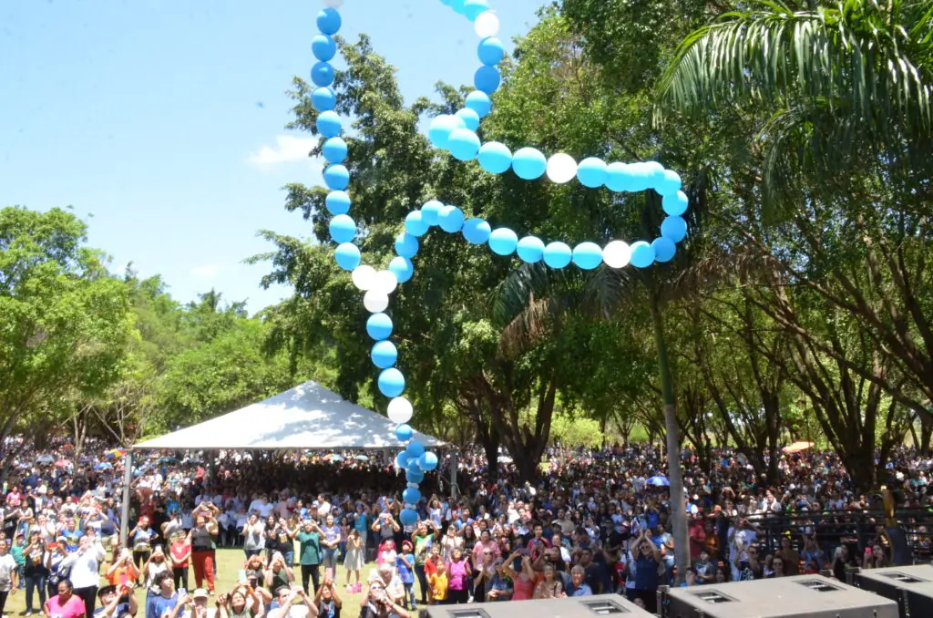 Romaria Diocesana de Nossa Senhora Aparecida reúne uma multidão de fiéis no Santuário Diocesano Romaria Diocesana de Nossa Senhora Aparecida reúne uma multidão de fiéis no Santuário Diocesano