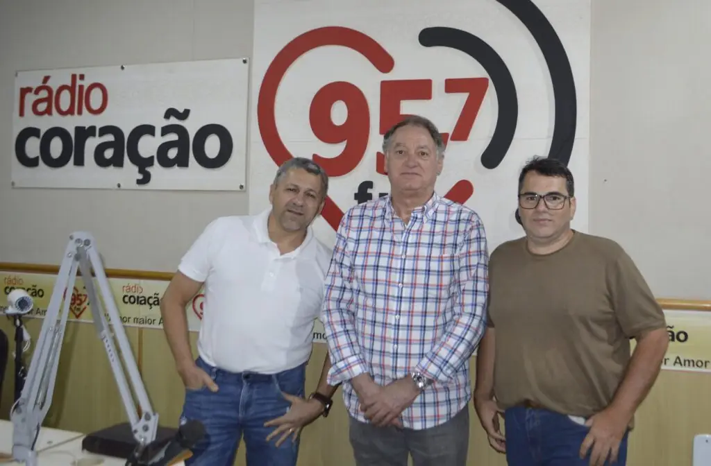 Mauro Alcântara, diretor da Grande FM visita Rádio Coração Mauro Alcântara, diretor da Grande FM visita Rádio Coração