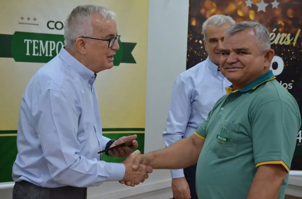 Tempo de Casa: COAMO presta homenagem aos seus funcionários Tempo de Casa: COAMO presta homenagem aos seus funcionários