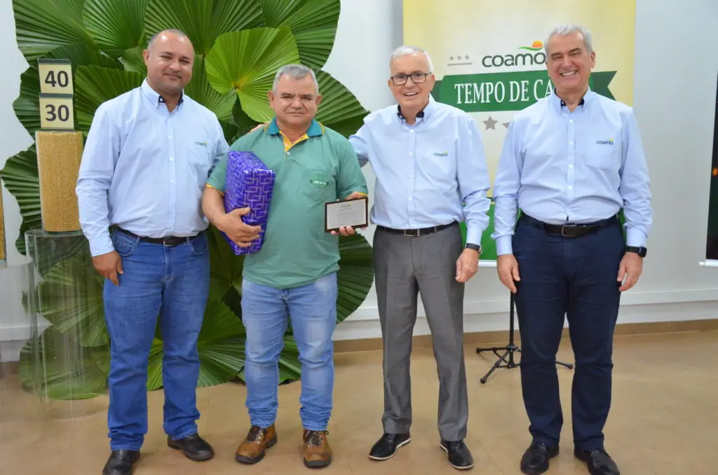 Tempo de Casa: COAMO presta homenagem aos seus funcionários Tempo de Casa: COAMO presta homenagem aos seus funcionários