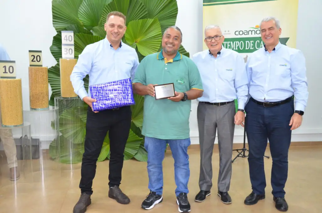 Tempo de Casa: COAMO presta homenagem aos seus funcionários Tempo de Casa: COAMO presta homenagem aos seus funcionários