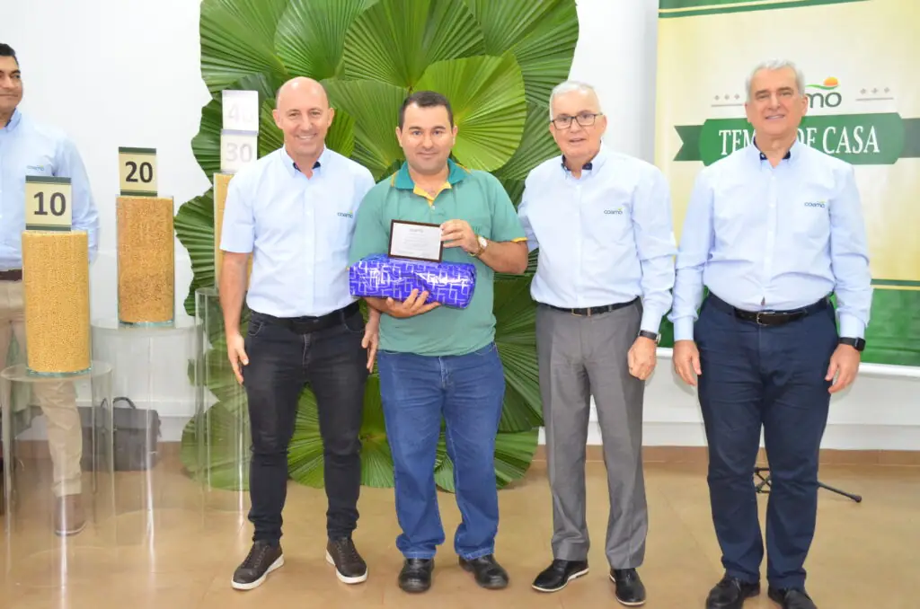Tempo de Casa: COAMO presta homenagem aos seus funcionários Tempo de Casa: COAMO presta homenagem aos seus funcionários