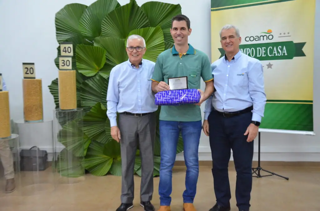 Tempo de Casa: COAMO presta homenagem aos seus funcionários Tempo de Casa: COAMO presta homenagem aos seus funcionários