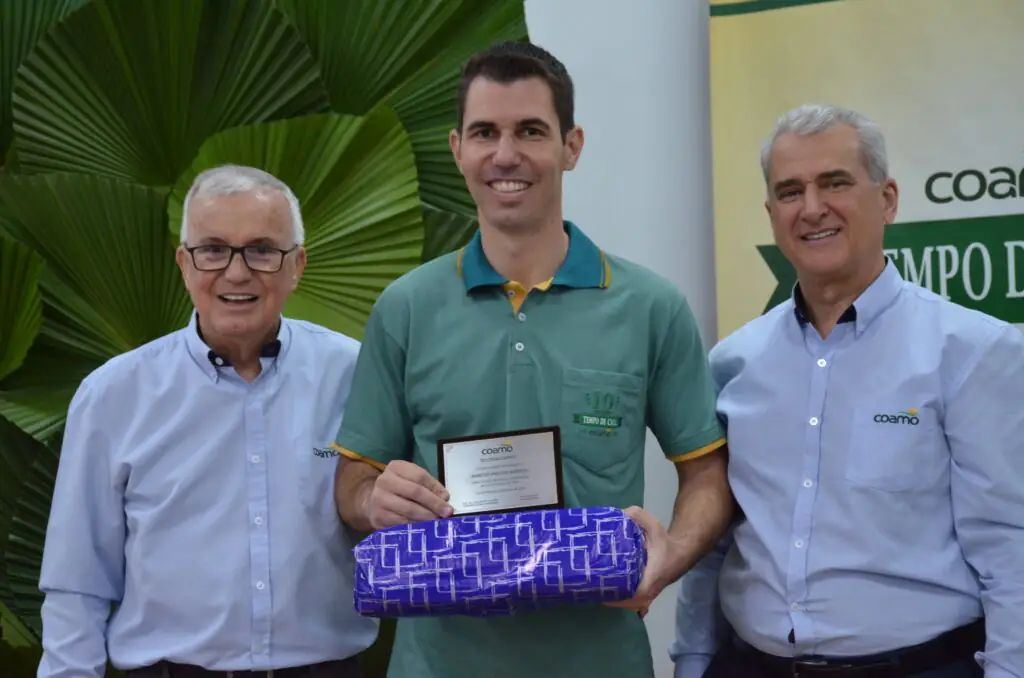 Tempo de Casa: COAMO presta homenagem aos seus funcionários Tempo de Casa: COAMO presta homenagem aos seus funcionários