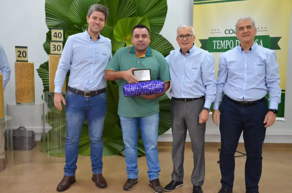 Tempo de Casa: COAMO presta homenagem aos seus funcionários Tempo de Casa: COAMO presta homenagem aos seus funcionários