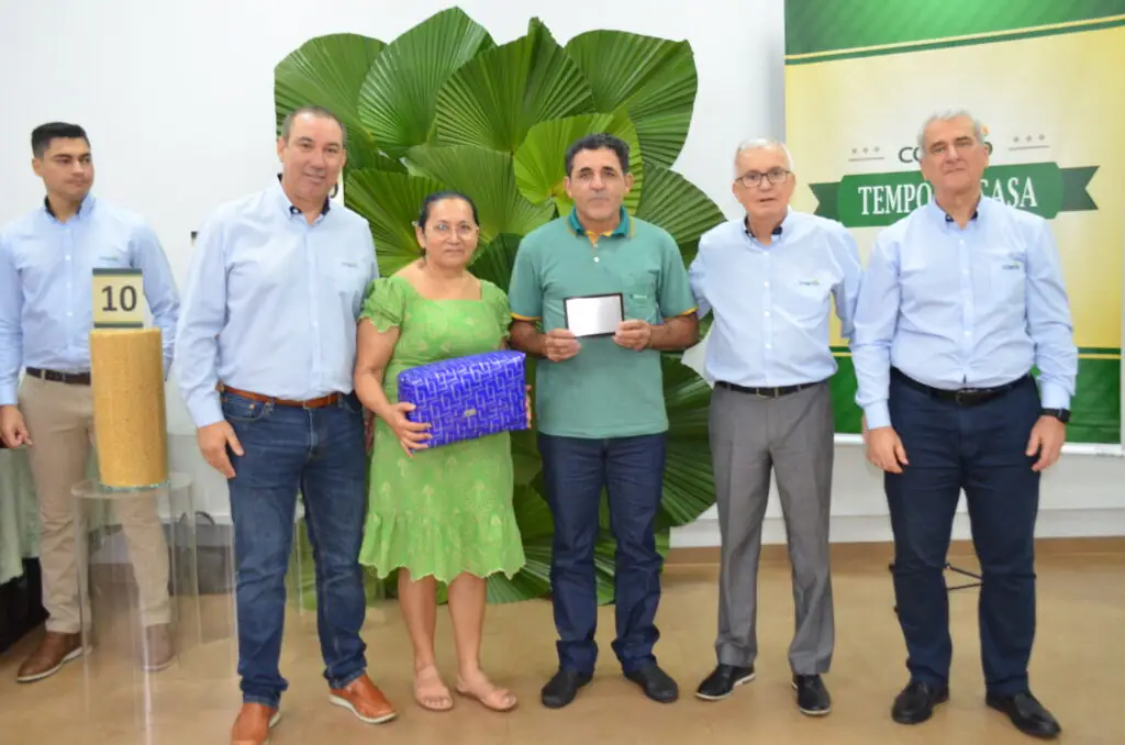 Tempo de Casa: COAMO presta homenagem aos seus funcionários Tempo de Casa: COAMO presta homenagem aos seus funcionários
