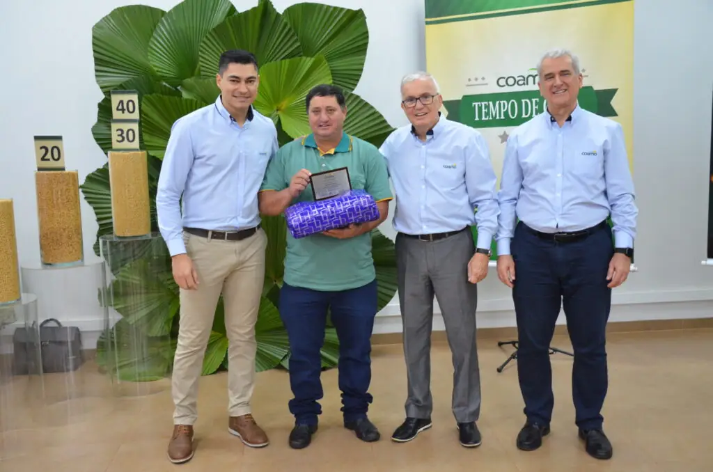 Tempo de Casa: COAMO presta homenagem aos seus funcionários Tempo de Casa: COAMO presta homenagem aos seus funcionários