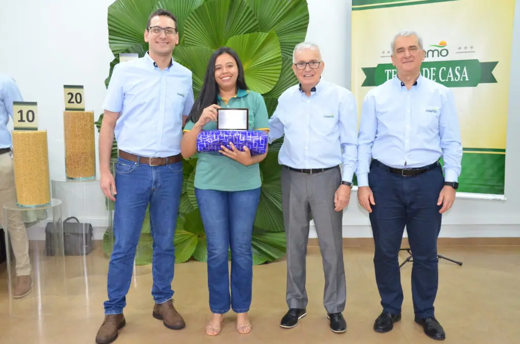 Tempo de Casa: COAMO presta homenagem aos seus funcionários Tempo de Casa: COAMO presta homenagem aos seus funcionários