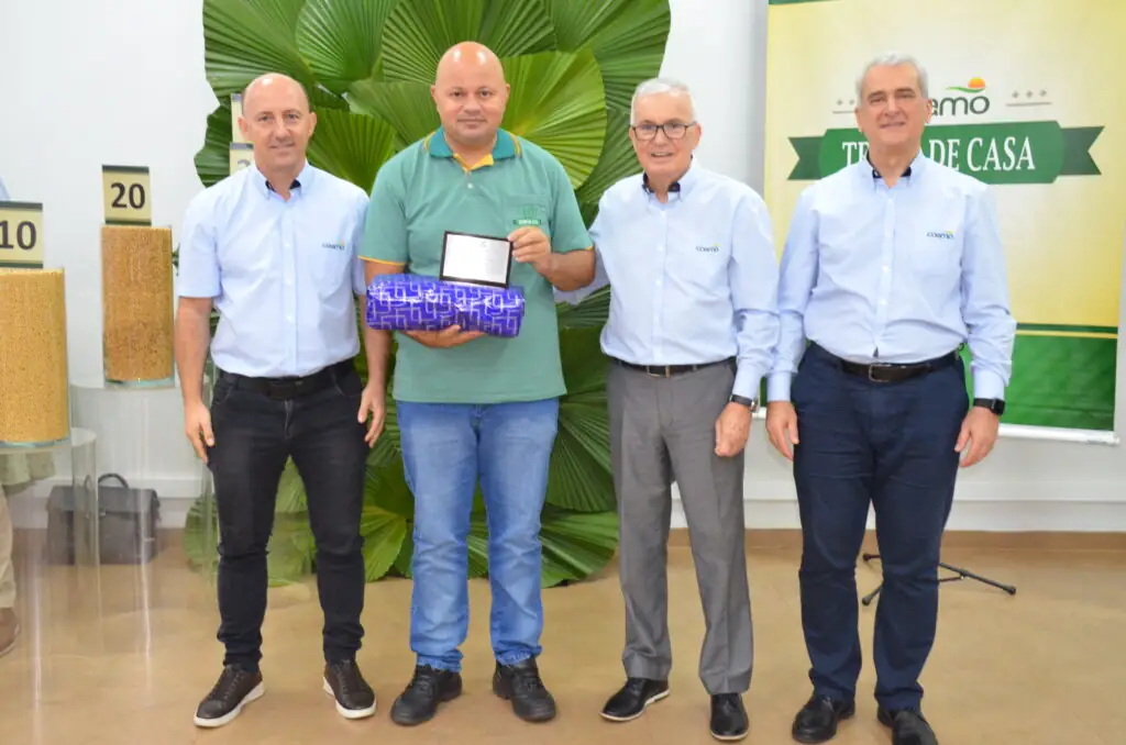 Tempo de Casa: COAMO presta homenagem aos seus funcionários Tempo de Casa: COAMO presta homenagem aos seus funcionários