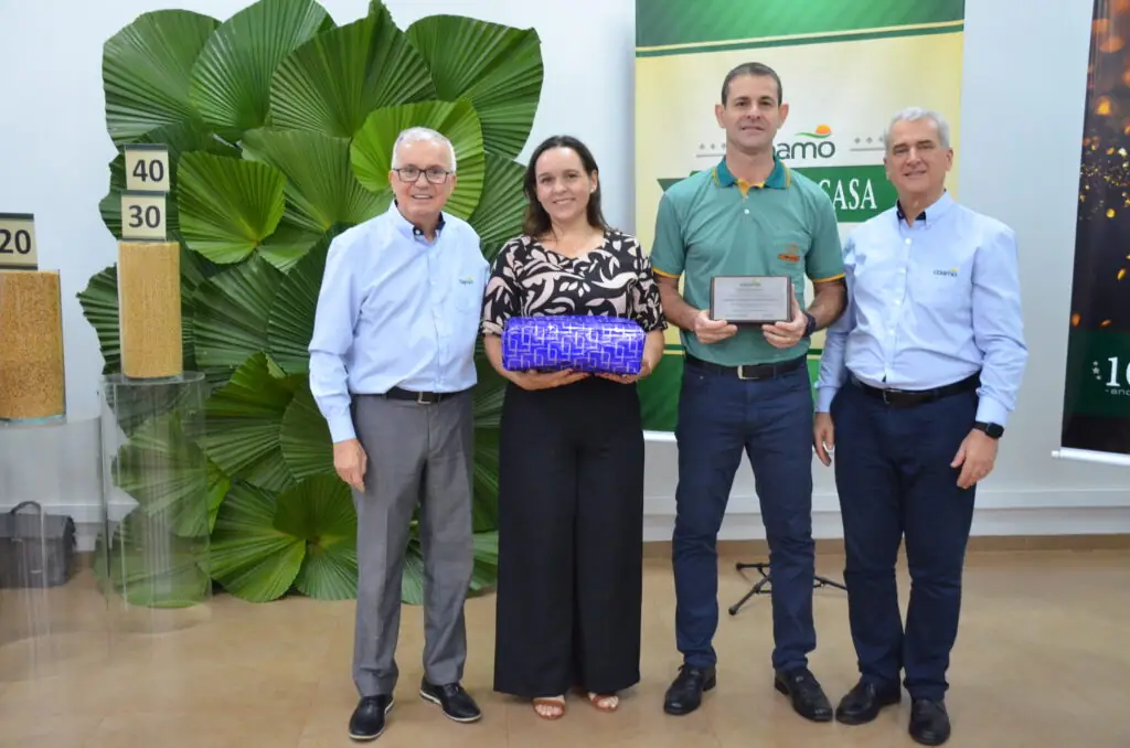 Tempo de Casa: COAMO presta homenagem aos seus funcionários Tempo de Casa: COAMO presta homenagem aos seus funcionários