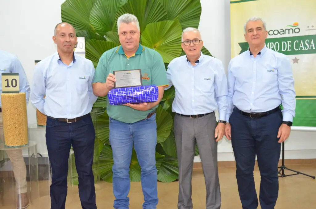 Tempo de Casa: COAMO presta homenagem aos seus funcionários Tempo de Casa: COAMO presta homenagem aos seus funcionários