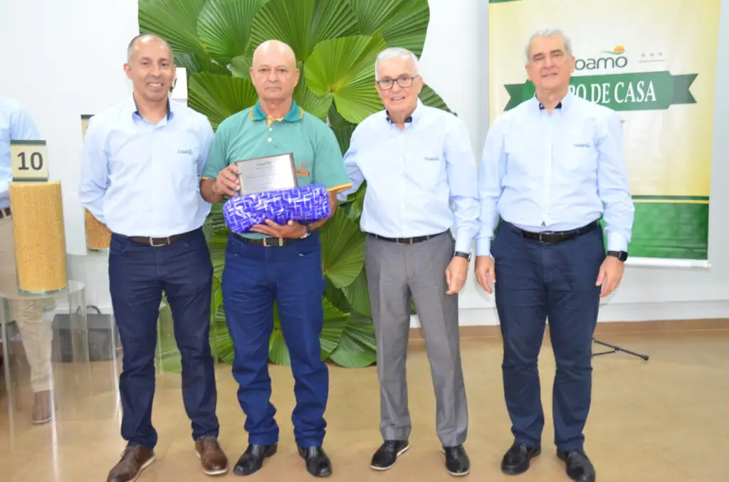 Tempo de Casa: COAMO presta homenagem aos seus funcionários Tempo de Casa: COAMO presta homenagem aos seus funcionários