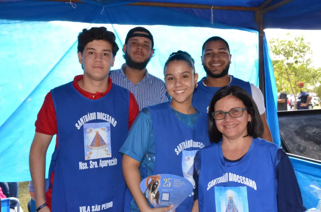 Romaria Diocesana de Nossa Senhora Aparecida reúne uma multidão de fiéis no Santuário Diocesano Romaria Diocesana de Nossa Senhora Aparecida reúne uma multidão de fiéis no Santuário Diocesano