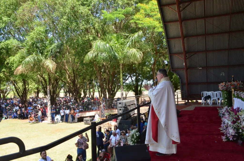 Romaria Diocesana de Nossa Senhora Aparecida reúne uma multidão de fiéis no Santuário Diocesano Romaria Diocesana de Nossa Senhora Aparecida reúne uma multidão de fiéis no Santuário Diocesano