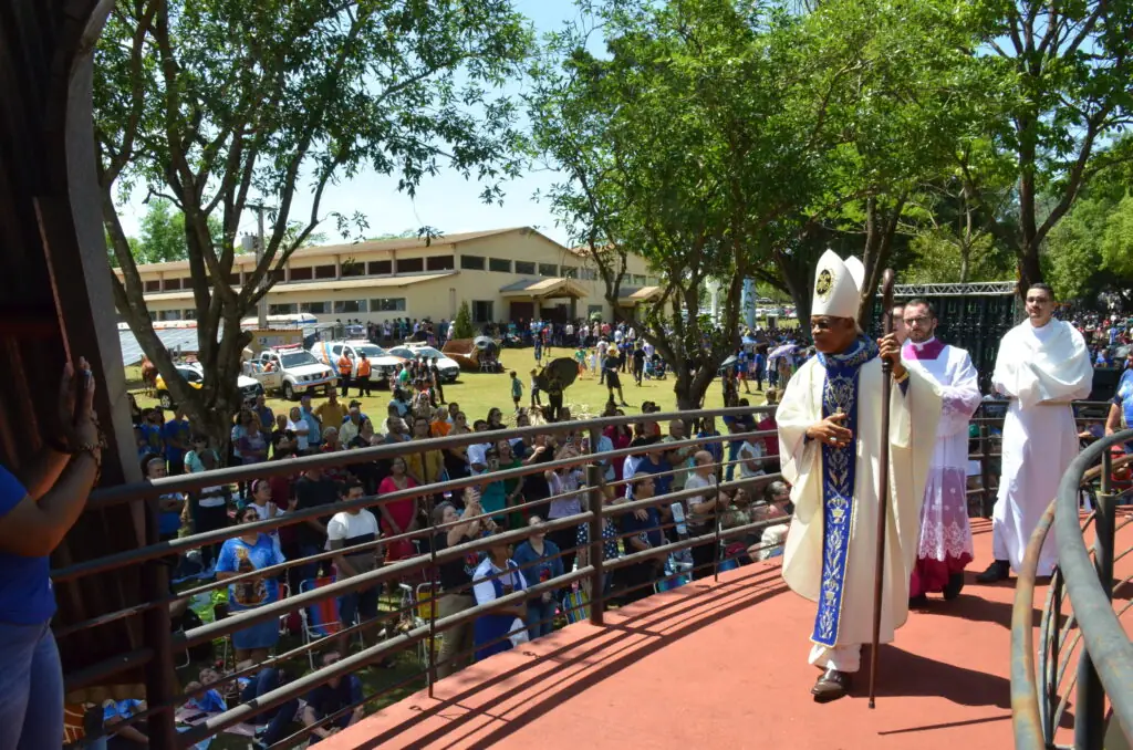 Romaria Diocesana de Nossa Senhora Aparecida reúne uma multidão de fiéis no Santuário Diocesano Romaria Diocesana de Nossa Senhora Aparecida reúne uma multidão de fiéis no Santuário Diocesano