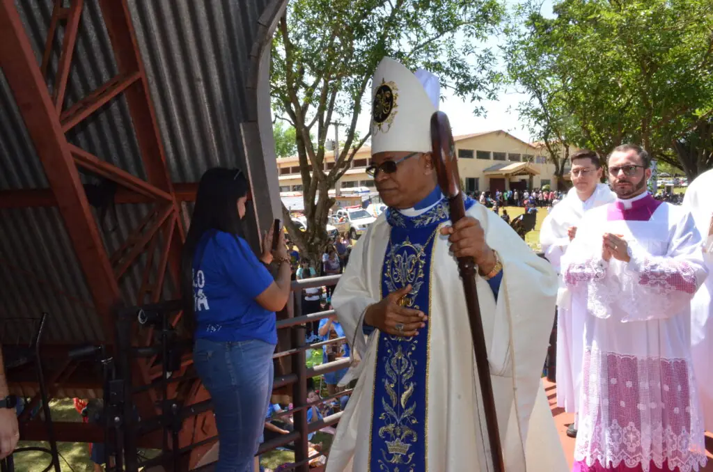 Romaria Diocesana de Nossa Senhora Aparecida reúne uma multidão de fiéis no Santuário Diocesano Romaria Diocesana de Nossa Senhora Aparecida reúne uma multidão de fiéis no Santuário Diocesano