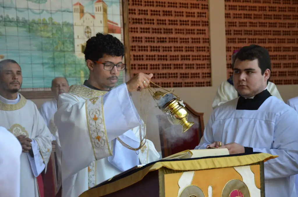 Romaria Diocesana de Nossa Senhora Aparecida reúne uma multidão de fiéis no Santuário Diocesano Romaria Diocesana de Nossa Senhora Aparecida reúne uma multidão de fiéis no Santuário Diocesano