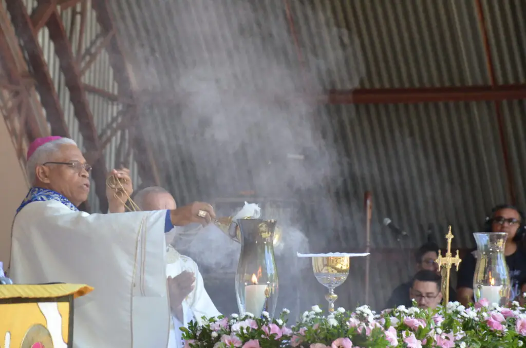 Romaria Diocesana de Nossa Senhora Aparecida reúne uma multidão de fiéis no Santuário Diocesano Romaria Diocesana de Nossa Senhora Aparecida reúne uma multidão de fiéis no Santuário Diocesano