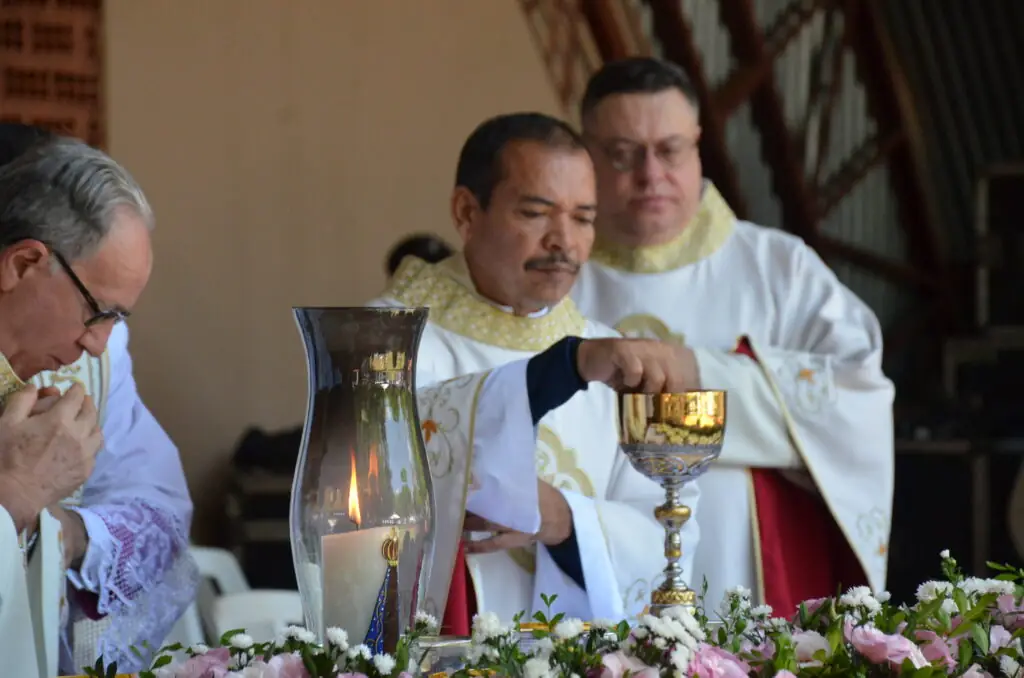Romaria Diocesana de Nossa Senhora Aparecida reúne uma multidão de fiéis no Santuário Diocesano Romaria Diocesana de Nossa Senhora Aparecida reúne uma multidão de fiéis no Santuário Diocesano