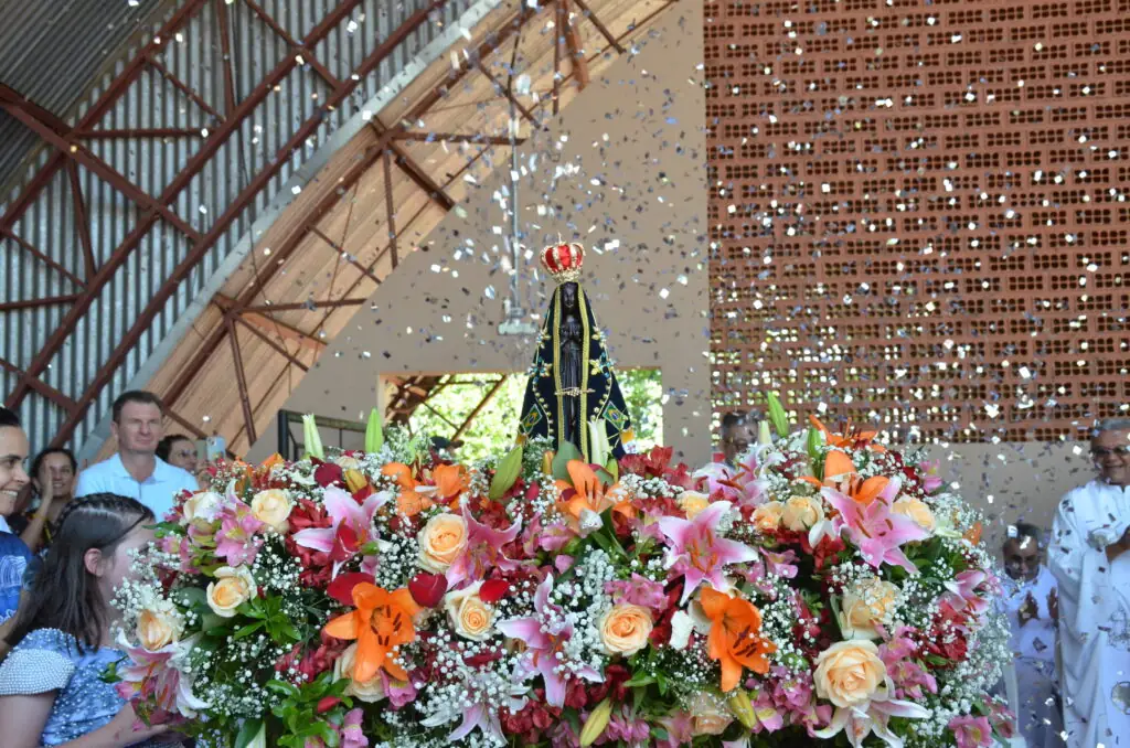 Romaria Diocesana de Nossa Senhora Aparecida reúne uma multidão de fiéis no Santuário Diocesano Romaria Diocesana de Nossa Senhora Aparecida reúne uma multidão de fiéis no Santuário Diocesano
