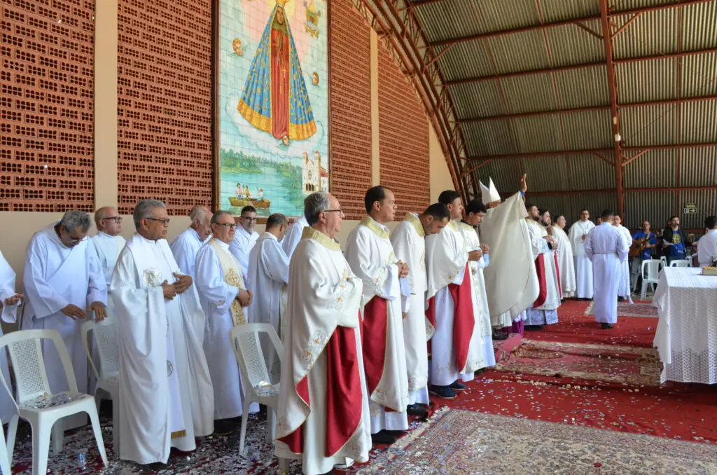 Romaria Diocesana de Nossa Senhora Aparecida reúne uma multidão de fiéis no Santuário Diocesano Romaria Diocesana de Nossa Senhora Aparecida reúne uma multidão de fiéis no Santuário Diocesano