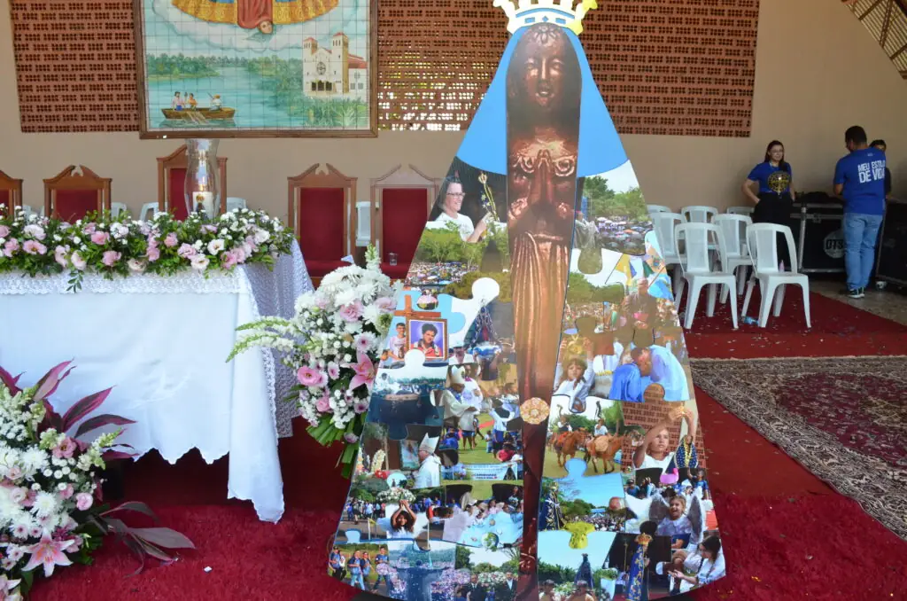 Romaria Diocesana de Nossa Senhora Aparecida reúne uma multidão de fiéis no Santuário Diocesano Romaria Diocesana de Nossa Senhora Aparecida reúne uma multidão de fiéis no Santuário Diocesano