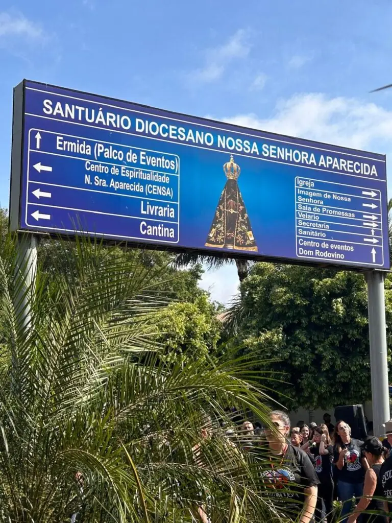 Romaria Diocesana de Nossa Senhora Aparecida reúne uma multidão de fiéis no Santuário Diocesano Romaria Diocesana de Nossa Senhora Aparecida reúne uma multidão de fiéis no Santuário Diocesano