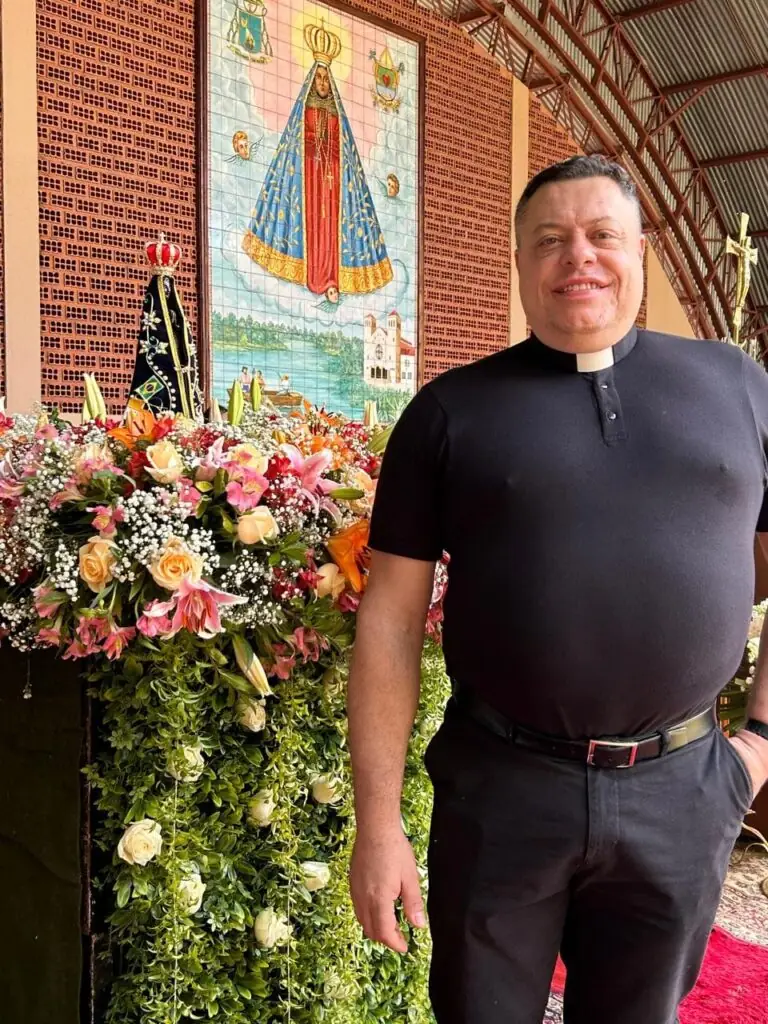 Romaria Diocesana de Nossa Senhora Aparecida reúne uma multidão de fiéis no Santuário Diocesano Romaria Diocesana de Nossa Senhora Aparecida reúne uma multidão de fiéis no Santuário Diocesano