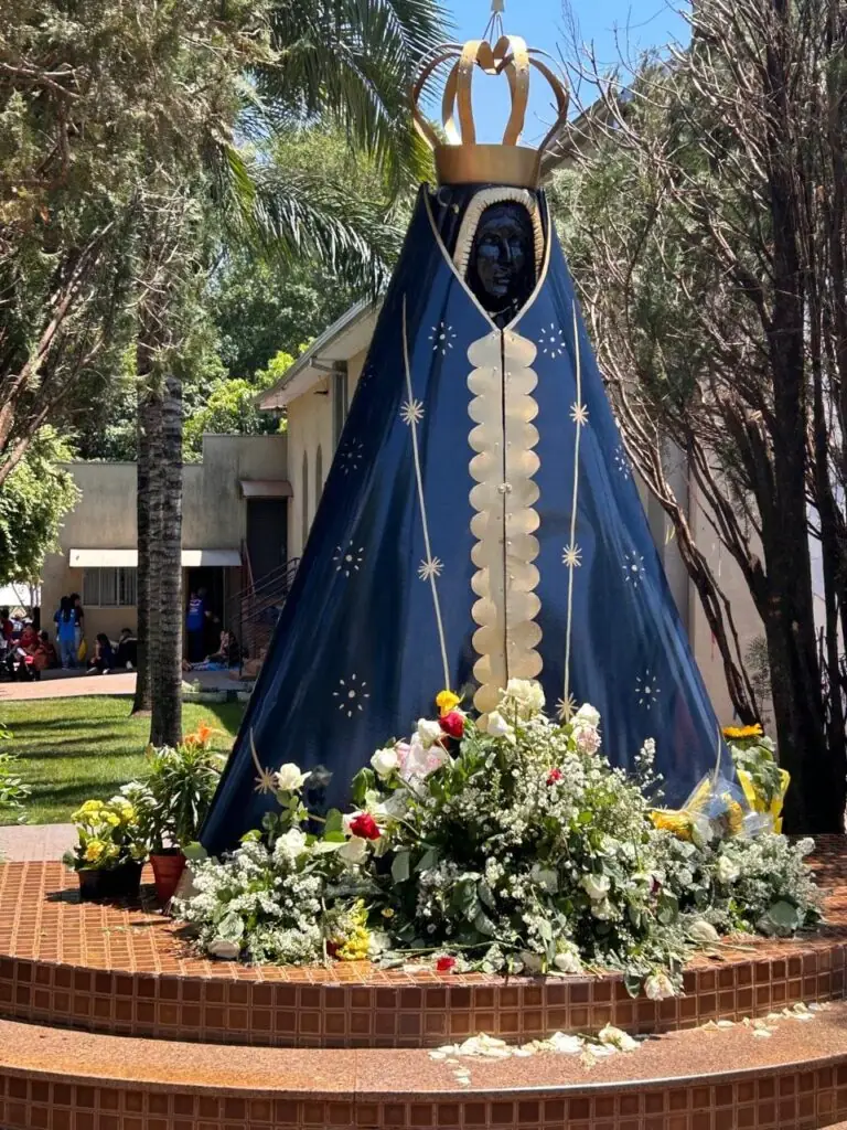 Romaria Diocesana de Nossa Senhora Aparecida reúne uma multidão de fiéis no Santuário Diocesano Romaria Diocesana de Nossa Senhora Aparecida reúne uma multidão de fiéis no Santuário Diocesano