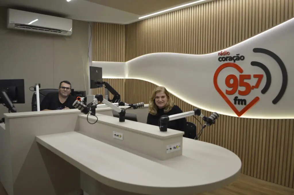 Rádio Coração inaugura novo e moderno estúdio Rádio Coração inaugura novo e moderno estúdio