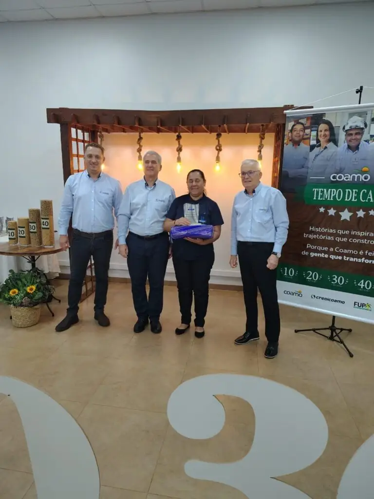 Tempo de Casa: COAMO presta homenagem a colaboradores em Dourados Tempo de Casa: COAMO presta homenagem a colaboradores em Dourados