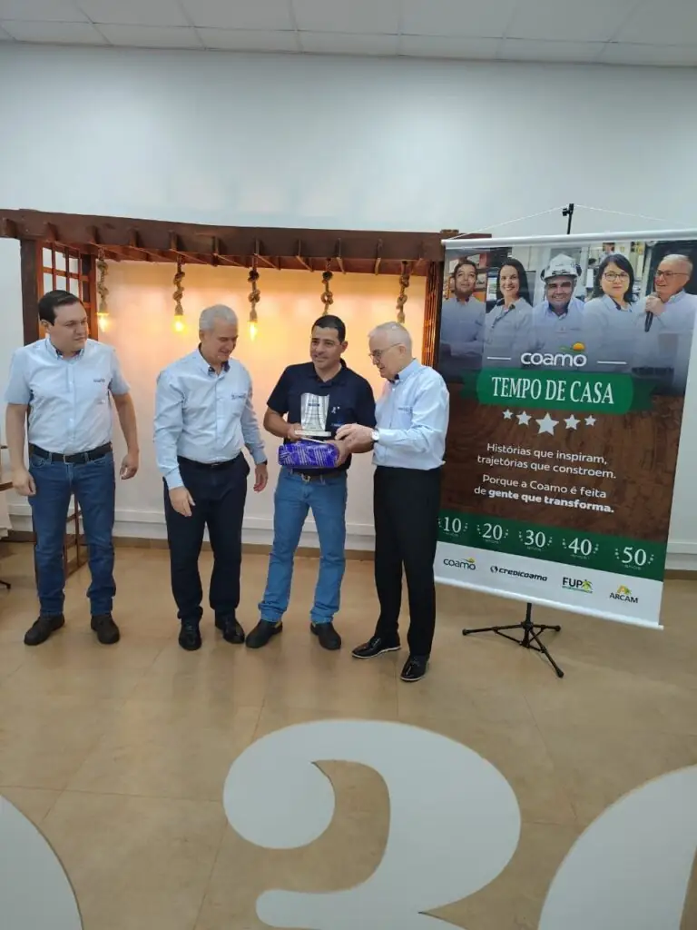 Tempo de Casa: COAMO presta homenagem a colaboradores em Dourados Tempo de Casa: COAMO presta homenagem a colaboradores em Dourados