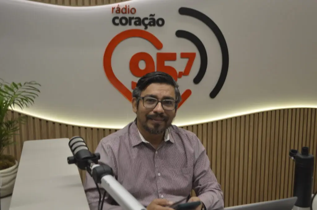 Rádio Coração lamenta profundamente a perda do Padre Alexsandro Lima Rádio Coração lamenta profundamente a perda do Padre Alexsandro Lima